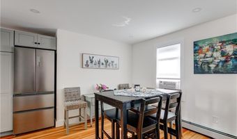 5 Howard St 2, Newport, RI 02840