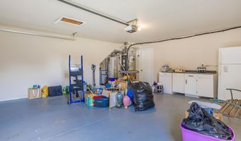 914 S Duesenberg Dr, Auburn, IN 46706
