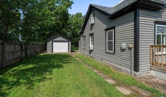 411 N 6th St, Beresford, SD 57004