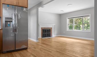 20 Maple Ct, Hopkinton, RI 02804