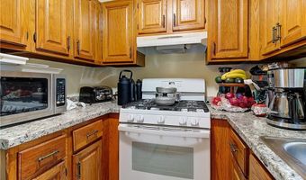 10 East St 316, Cranston, RI 02920