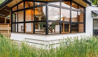 2050 Camelot Rd, Ann Arbor, MI 48104