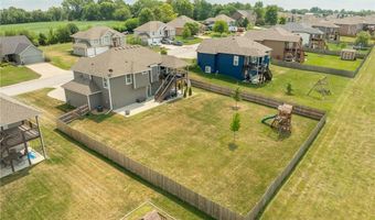 6994 141st St, Basehor, KS 66007