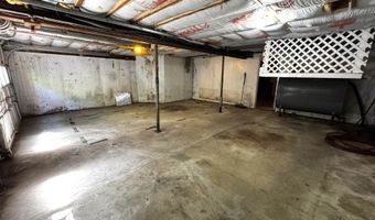 142 Pine Cir, Bennington, VT 05201
