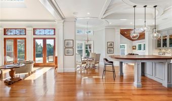 10 Ocean Lawn Ln, Newport, RI 02840