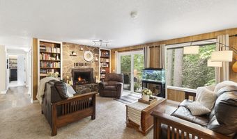 13063 BROOKSIDE Dr, Aurora, OR 97002