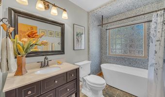 56870 Gina Ln, Bend, OR 97707