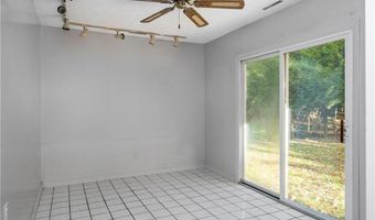 86 Forestdale Dr, Cumberland, RI 02864