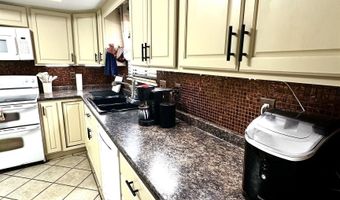 2110 W Bullock Ave, Artesia, NM 88210