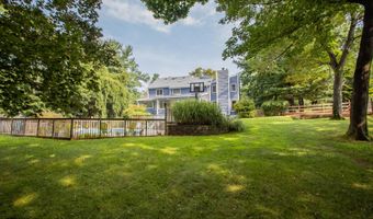 7 Cormorant Dr, Middletown, NJ 07748