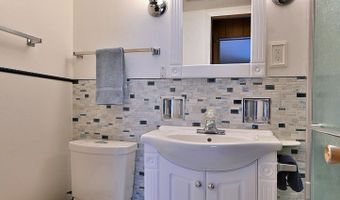 231 N Flora Pkwy, Addison, IL 60101