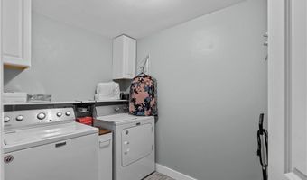 66 Girard Ave 114, Newport, RI 02840