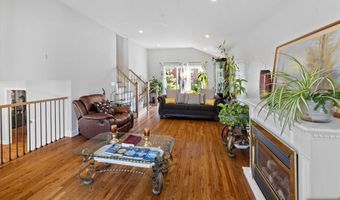 33 Coyne Ct, Bergenfield, NJ 07621