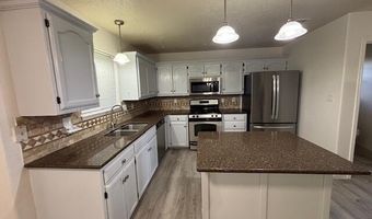 7608 Lakewood Ave NW, Albuquerque, NM 87120
