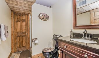216 Main St, Middletown, NJ 07748