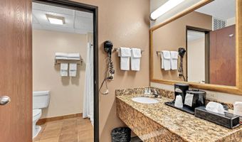 3232 N Summit St, Arkansas City, KS 67005