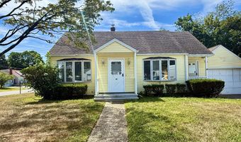 40 E Pasadena Pl, Bridgeport, CT 06610