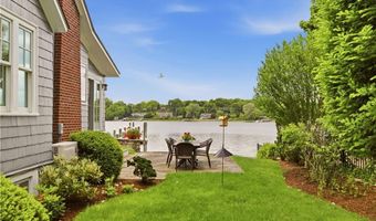 11 Opechee Dr, Barrington, RI 02806