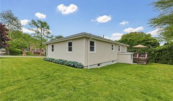 3 King St, Bristol, RI 02809