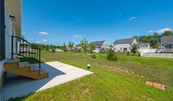 129 Eagle Cir, Amherst, OH 44001