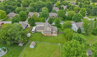 15417 Poplar St, Basehor, KS 66007