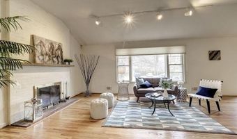 5704 RADNOR Ct, Bethesda, MD 20817