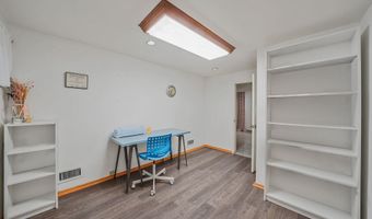 140 Dogwood Rd, Albertson, NY 11576