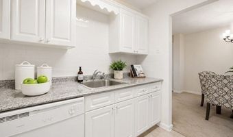 50-56 Broadlawn Park 414, Boston, MA 02467