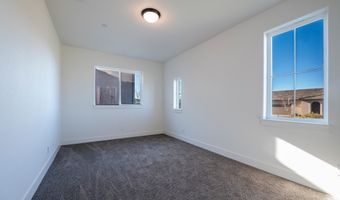 4635 Pleasant Hills Dr, Anderson, CA 96007