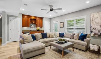 14 Aspen Ln, Bedford, NH 03110