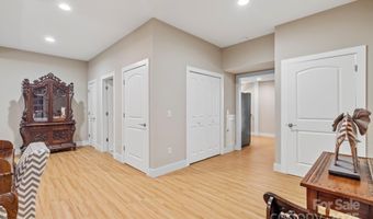 12 Broadmoor Dr, Arden, NC 28704