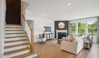 8 E Garfield Ave, Atlantic Highlands, NJ 07716