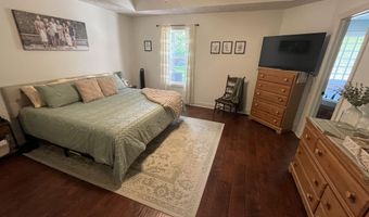1025 Nickolas St, Aurora, MO 65605