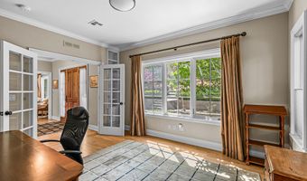 551 Strawberry Ln, Ashland, OR 97520