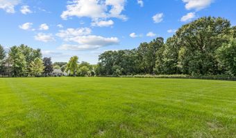 1370 Yellowstone Pkwy, Algonquin, IL 60102