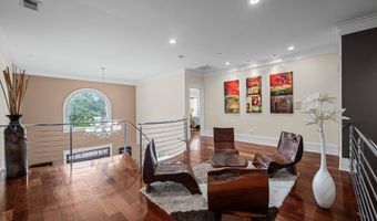 9715 SINGLETON Dr, Bethesda, MD 20817
