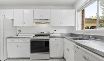 10626 WEYMOUTH St 101, Bethesda, MD 20814