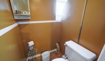 43 Coolidge Ave, Amity Harbor, NY 11701