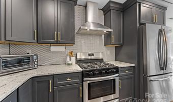 2933 Hilliard Dr, Charlotte, NC 28205
