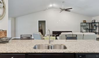 447 LAKE VISTA Dr, Auburndale, FL 33823
