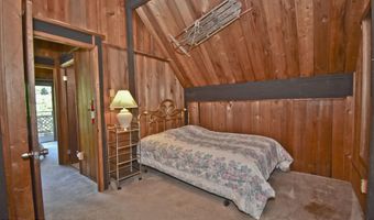 37 Lakeview Dr, Albrightsville, PA 18210
