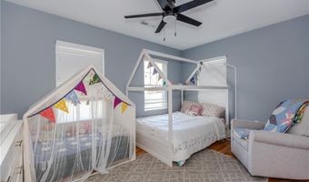 50 Searle Ave, Cranston, RI 02920