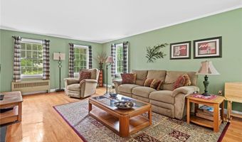 110 Hopkins Ave, Johnston, RI 02919