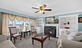 711 Riverview Dr, Alton, IL 62002