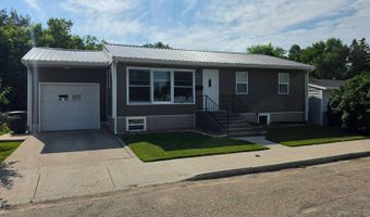 710 East St, Bottineau, ND 58318