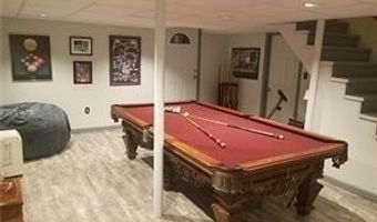 8 Winterberry Dr, Coventry, RI 02816