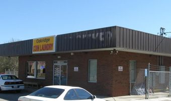 902 Oakridge Dr E, Albany, GA 31705