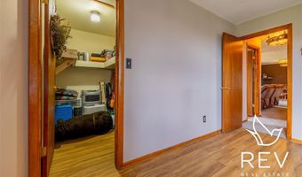 8 Mountain Dr, Cody, WY 82414