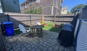 35 Elm St B, Newport, RI 02840
