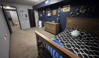 807 6th St, Aurora, NE 68818